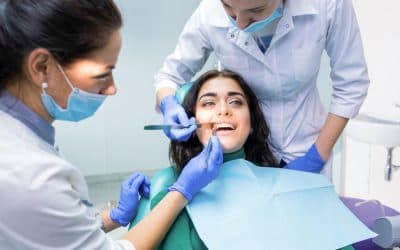 Professional Teeth Whitening vs. Over-the-Counter Kits: What Safely Gives You the Best Results?