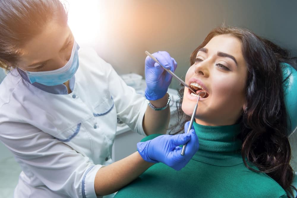 How Porcelain Veneers Can Completely Transform Your Smile (and Your Confidence)